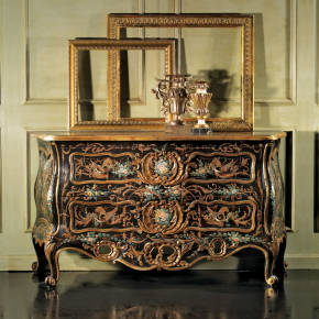 GR-1138 Ornate Bombay Chest