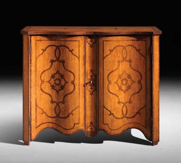 FM-645 Louis XIV Credenza