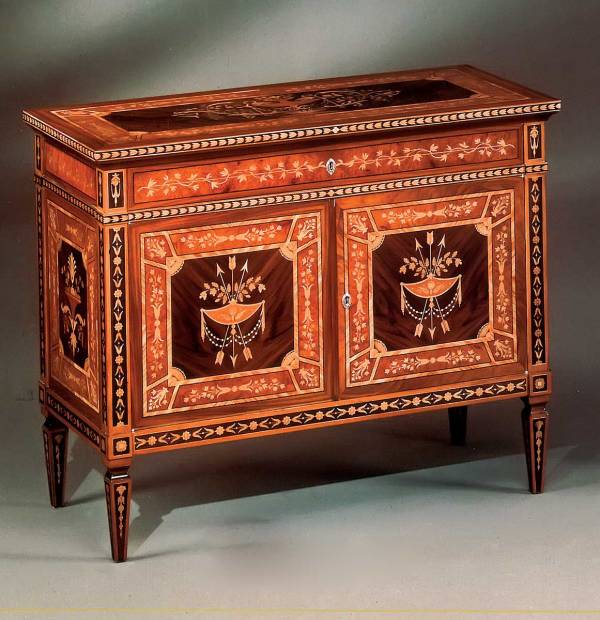 PL-119 Maggiolini Credenza