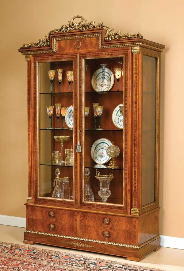 MN-Victoria Empire Cabinet