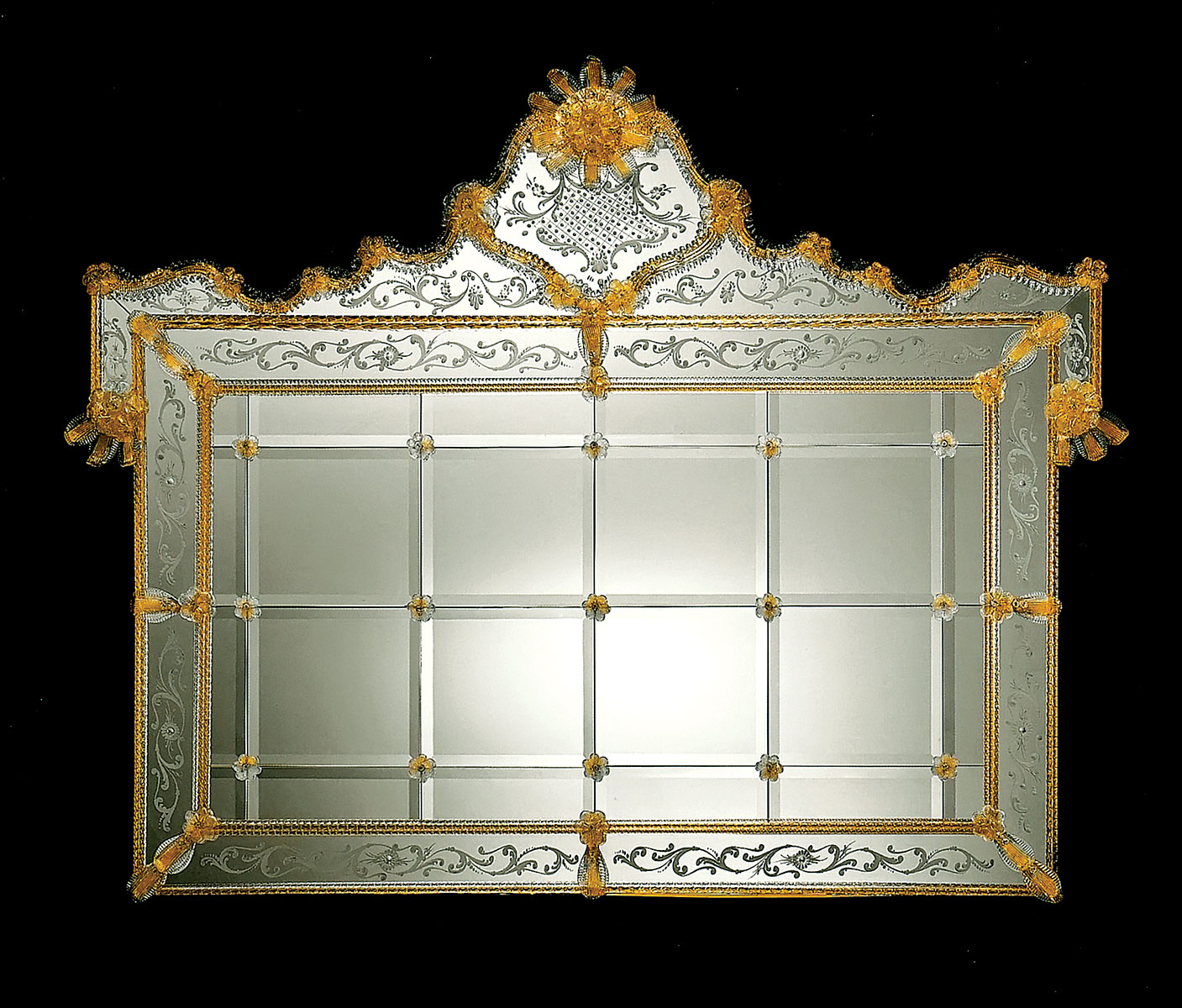 Horizontal Venetian Mirror: Reflections Of Timeless Elegance