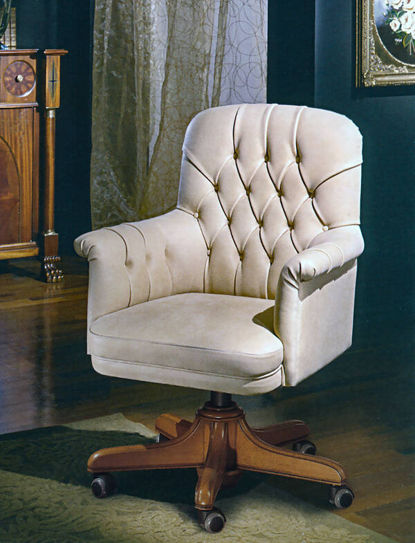 OR-131 Low Back Executive Chair