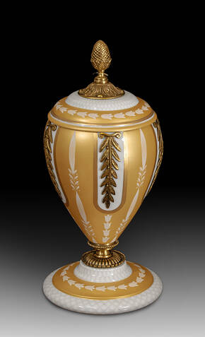 MG-632-62-1 Porcelain Urn