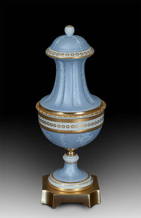 MG-21650 Porcelain Urn
