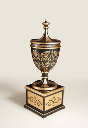 GR-1257-VSE Hand Decorated Wooden Vase