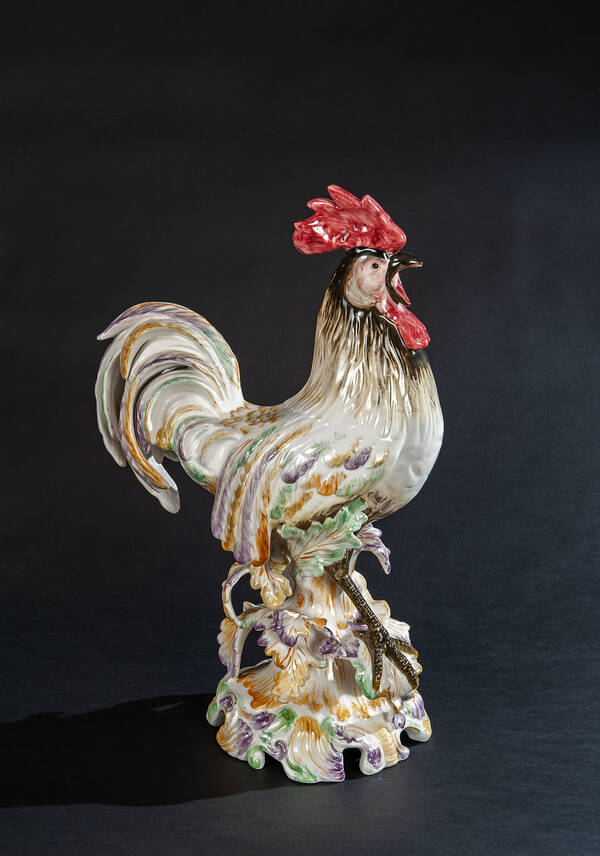 DB-680129AN Ceramic Rooster on Pedestal