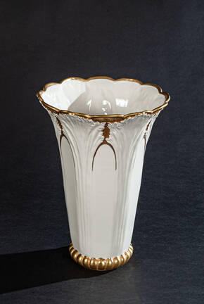 PV-0003609-702 Porcelain Tulip Vase