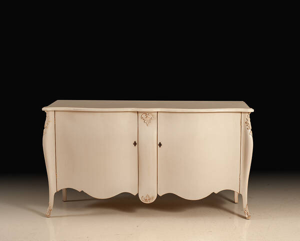 GR-1016 Serpentine Sideboard