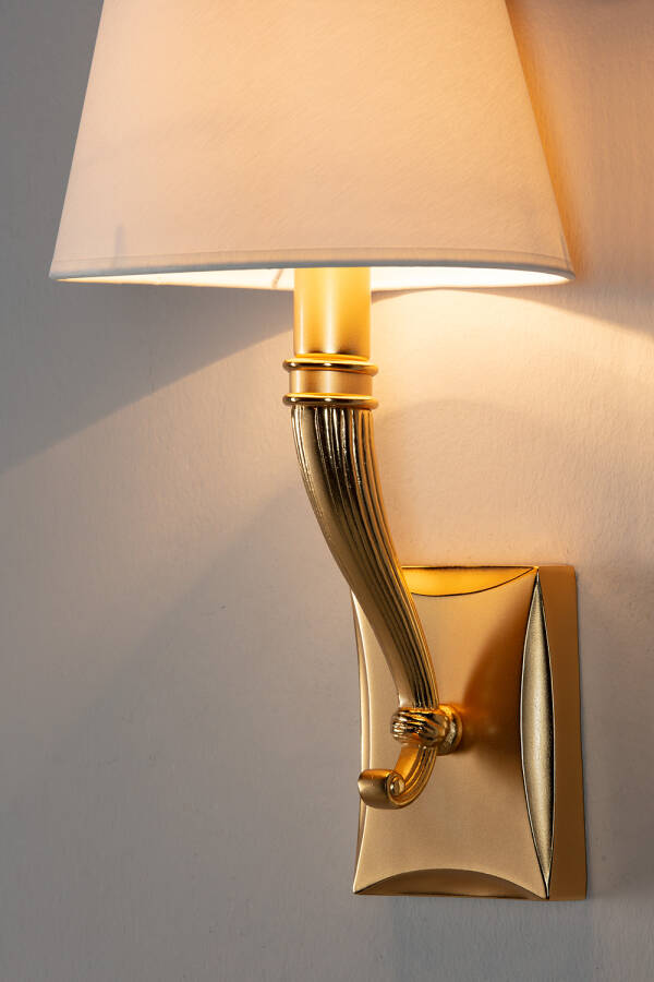 M-20304 Wall Sconce