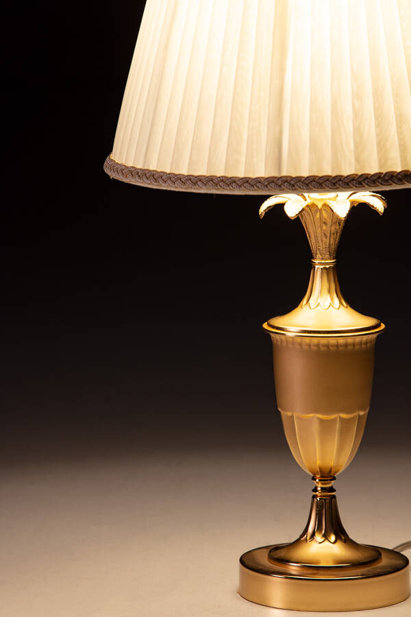 M-20305 Bronze Table lamp