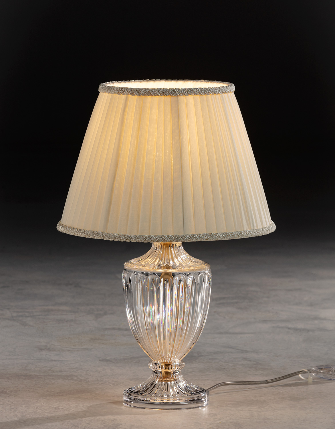 M-20361 Crystal Table Lamp - Image 2
