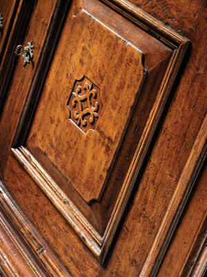 GV-605-TV Sideboard w/ Remote TV Lift - Image 2