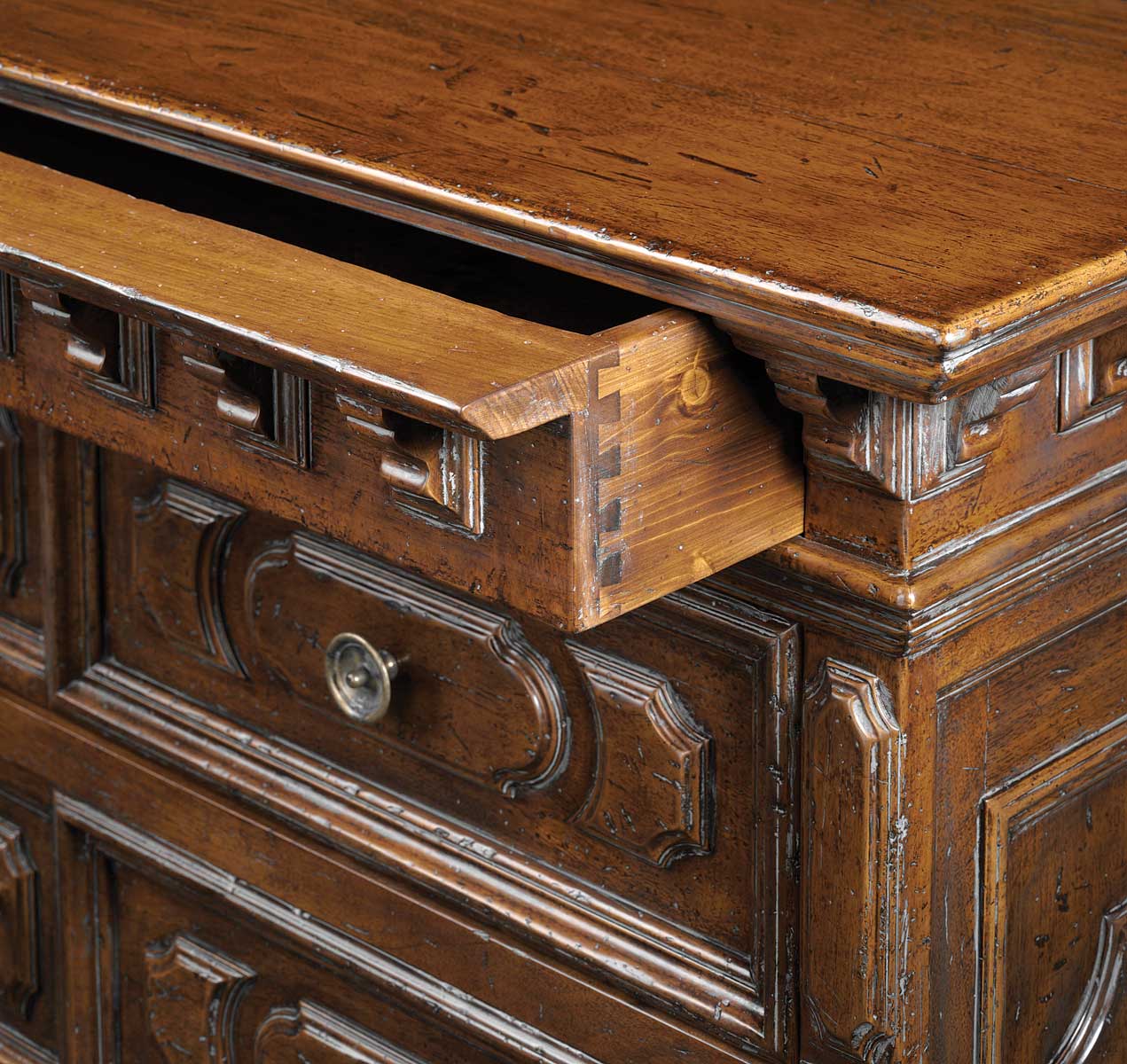 GV-667 Chest - Image 2