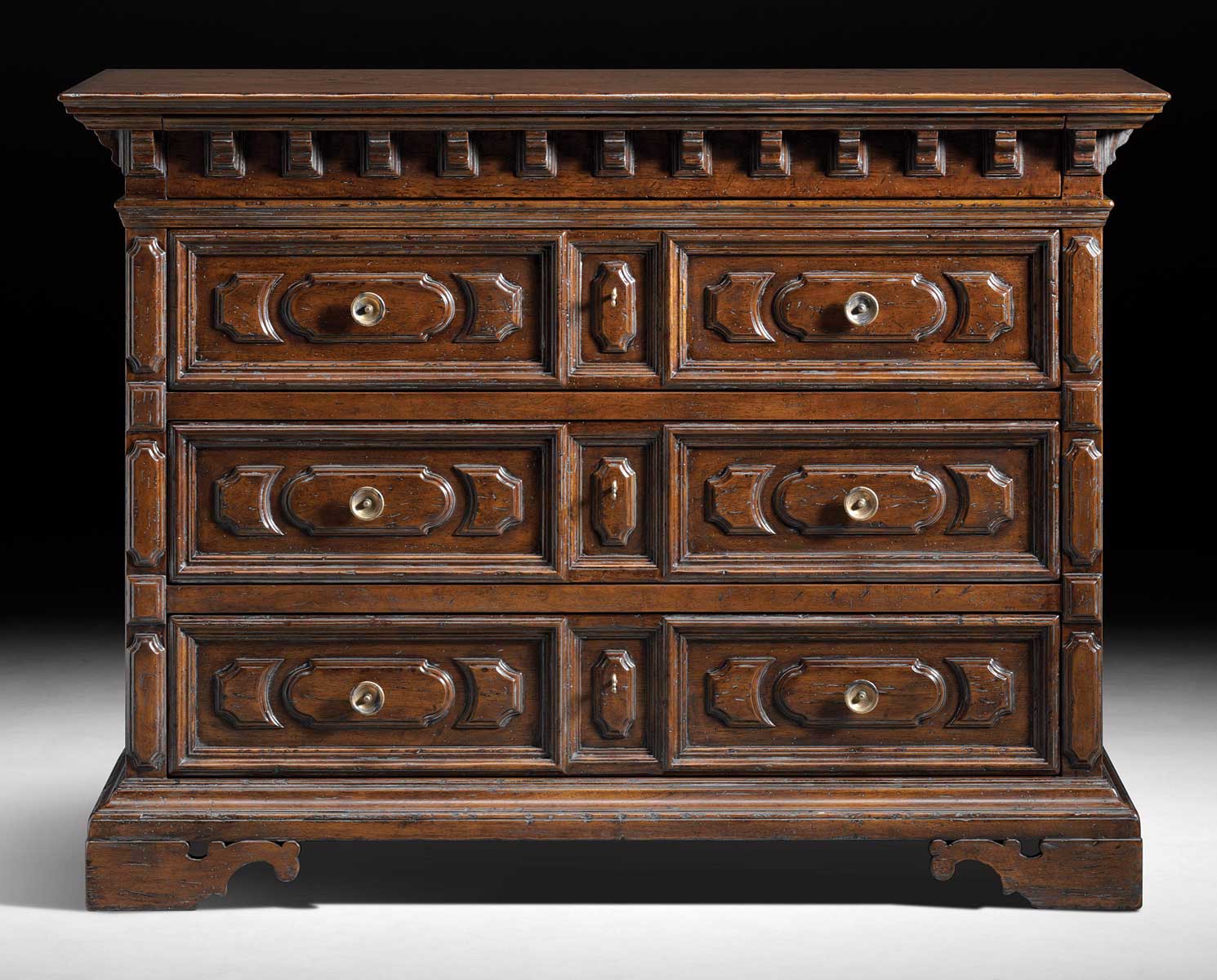 GV-667 Chest - Image 1