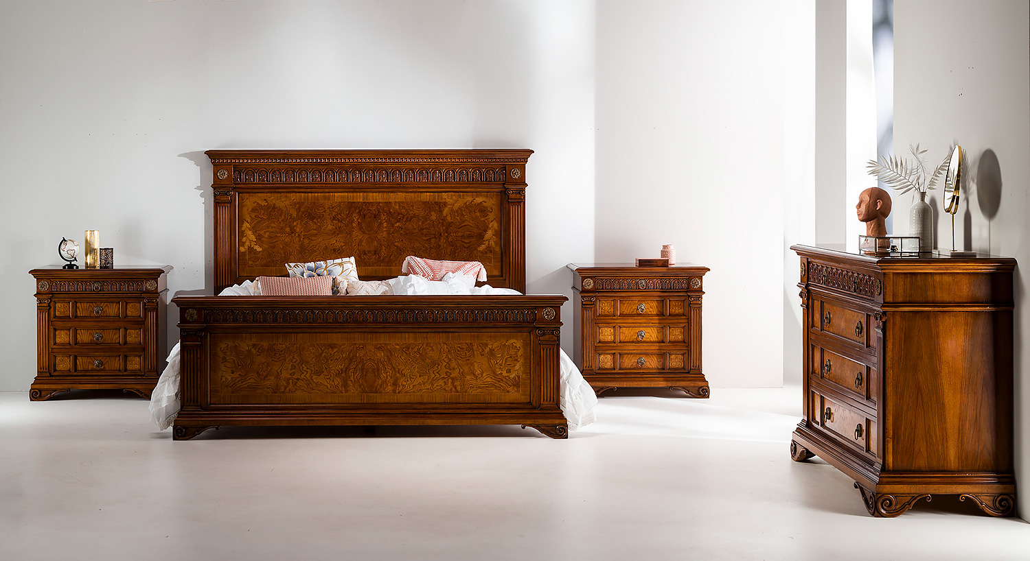GV-688 17th Century Night stand - Image 3