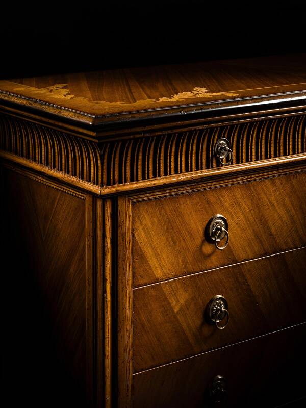 GV-690 Chest
