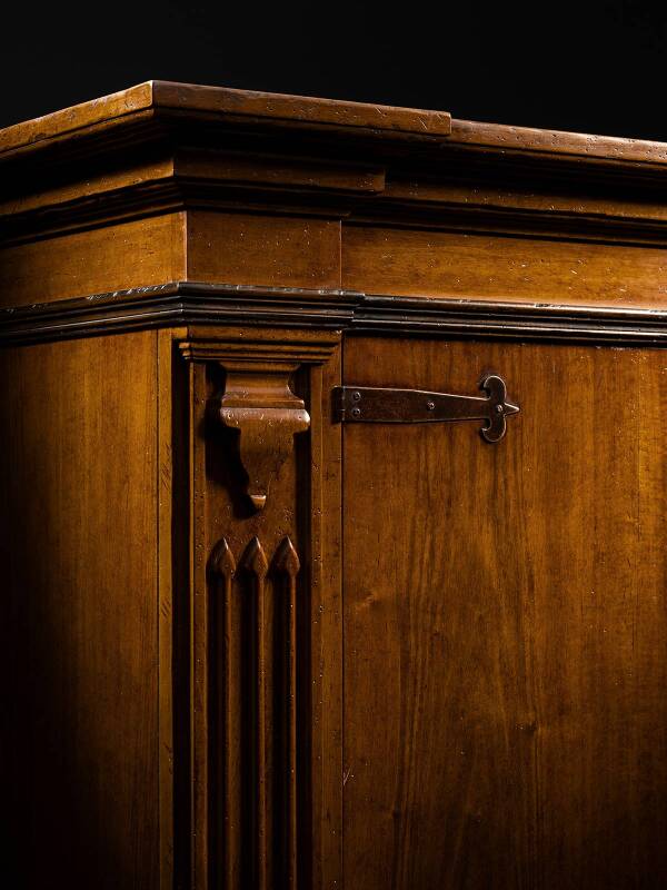 GV-693 Wardrobe