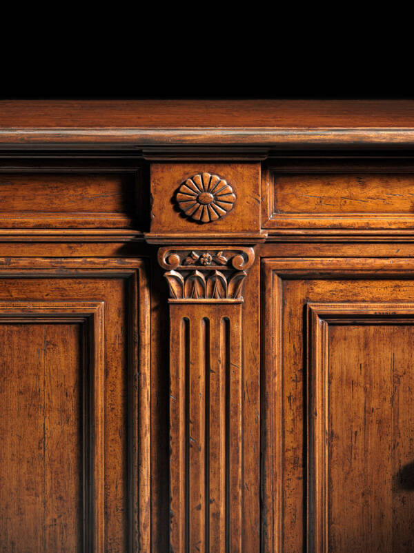 GV-800 Sideboard