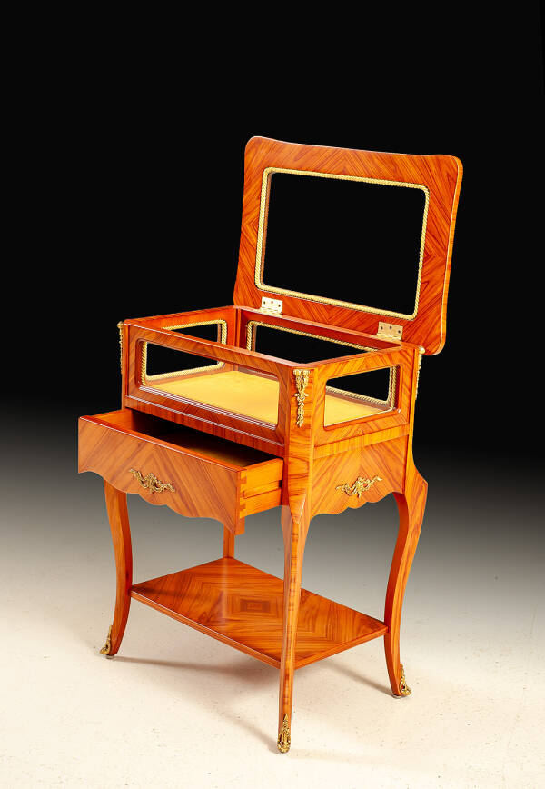 BN-150-B Louis XVI Curio Table