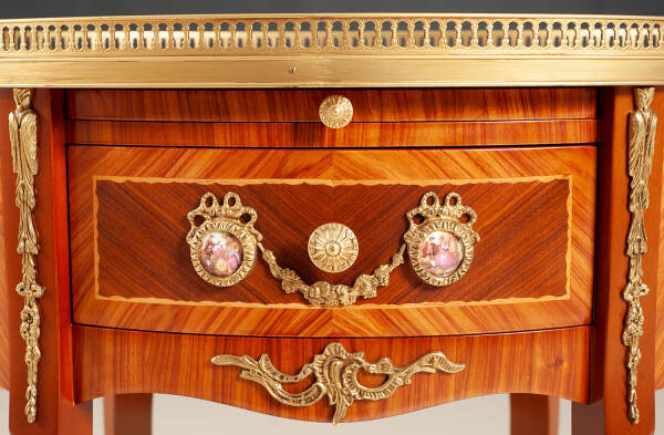 BN-303 Small Oval Table