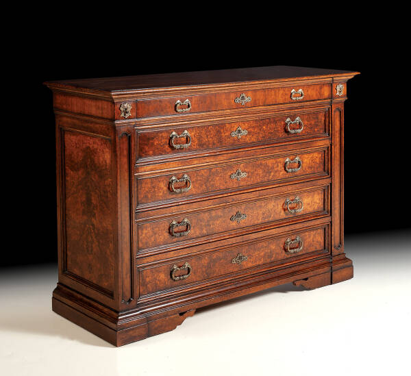GV-674 Chest