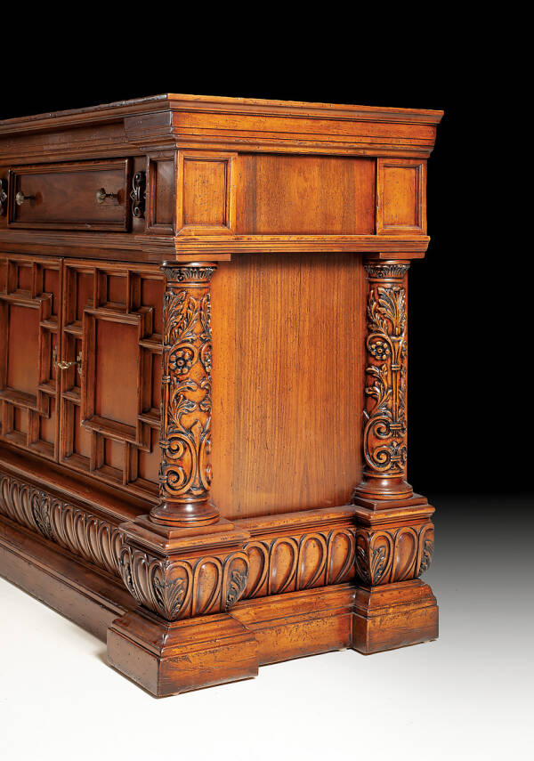 GV-866 Sideboard