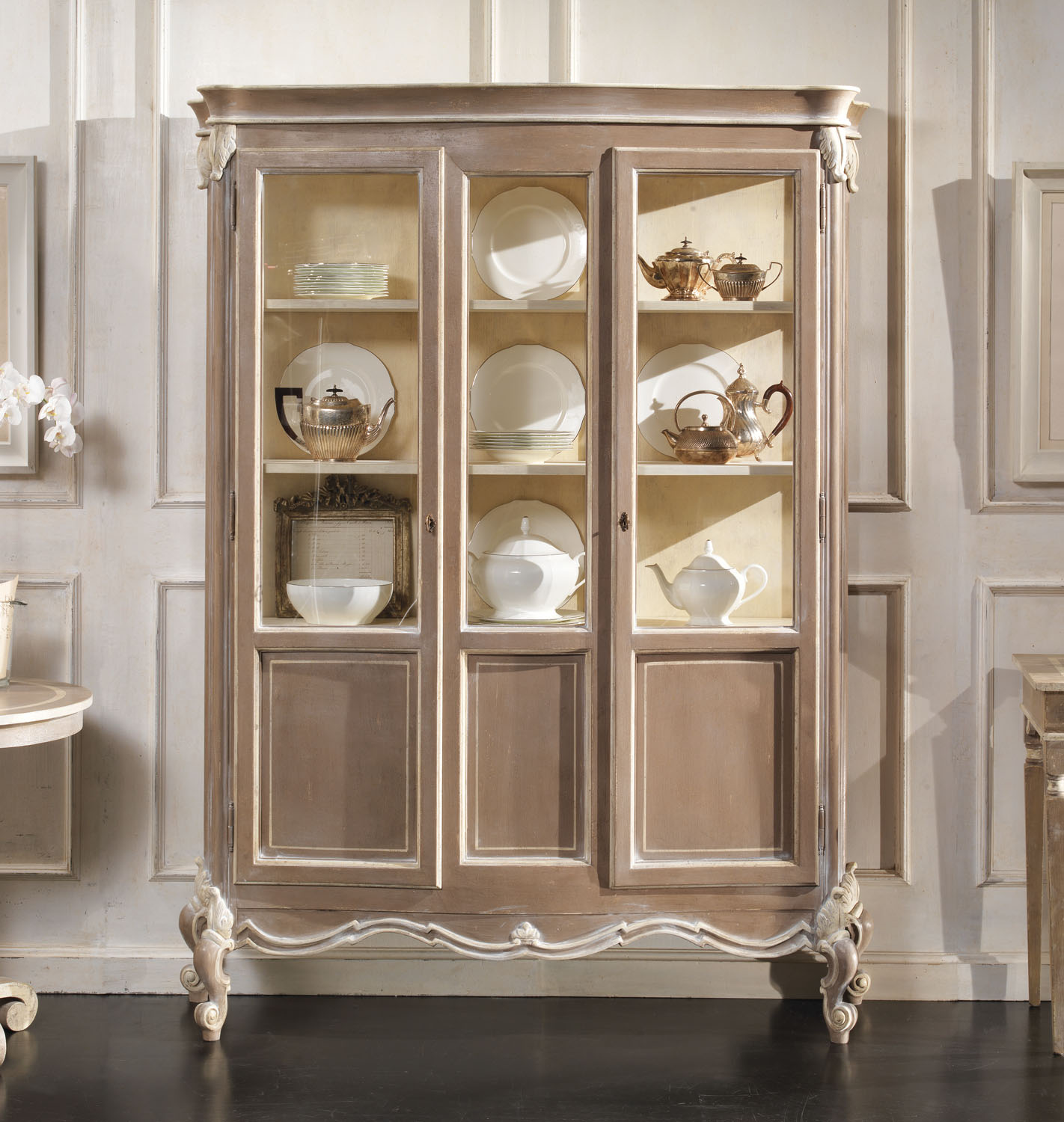 GR-1253 French Cabinet - Image 1