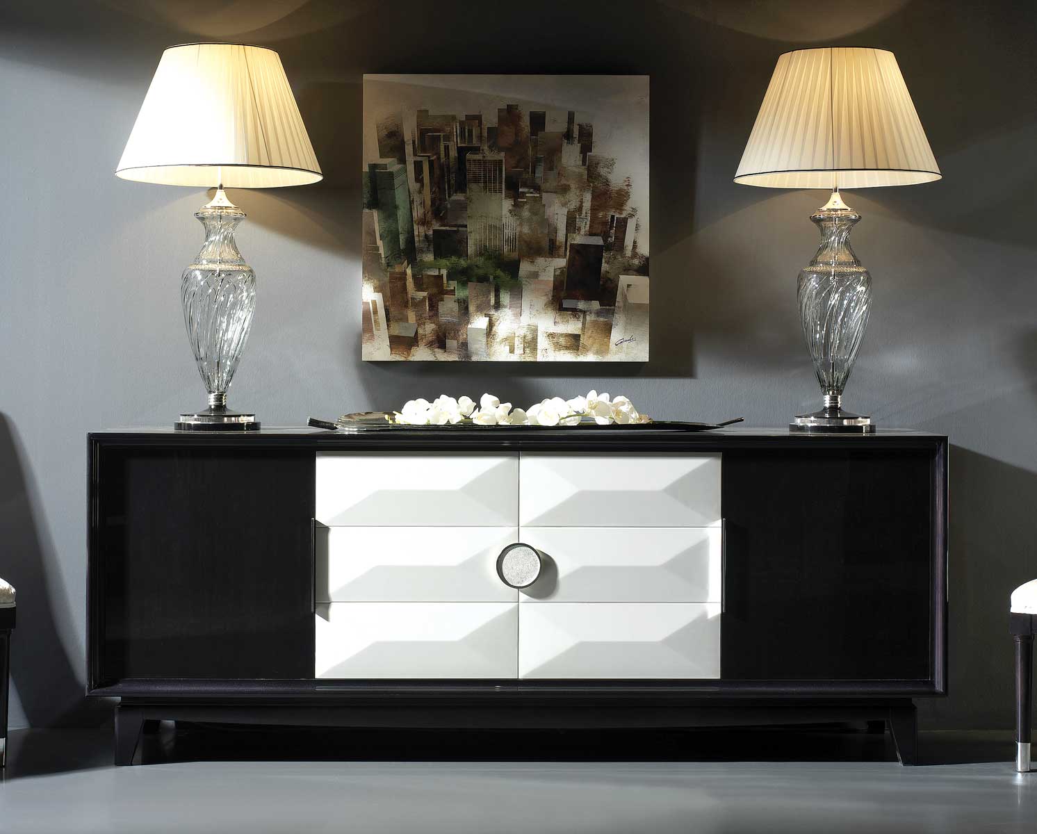 TM-1014 Sideboard - Image 1