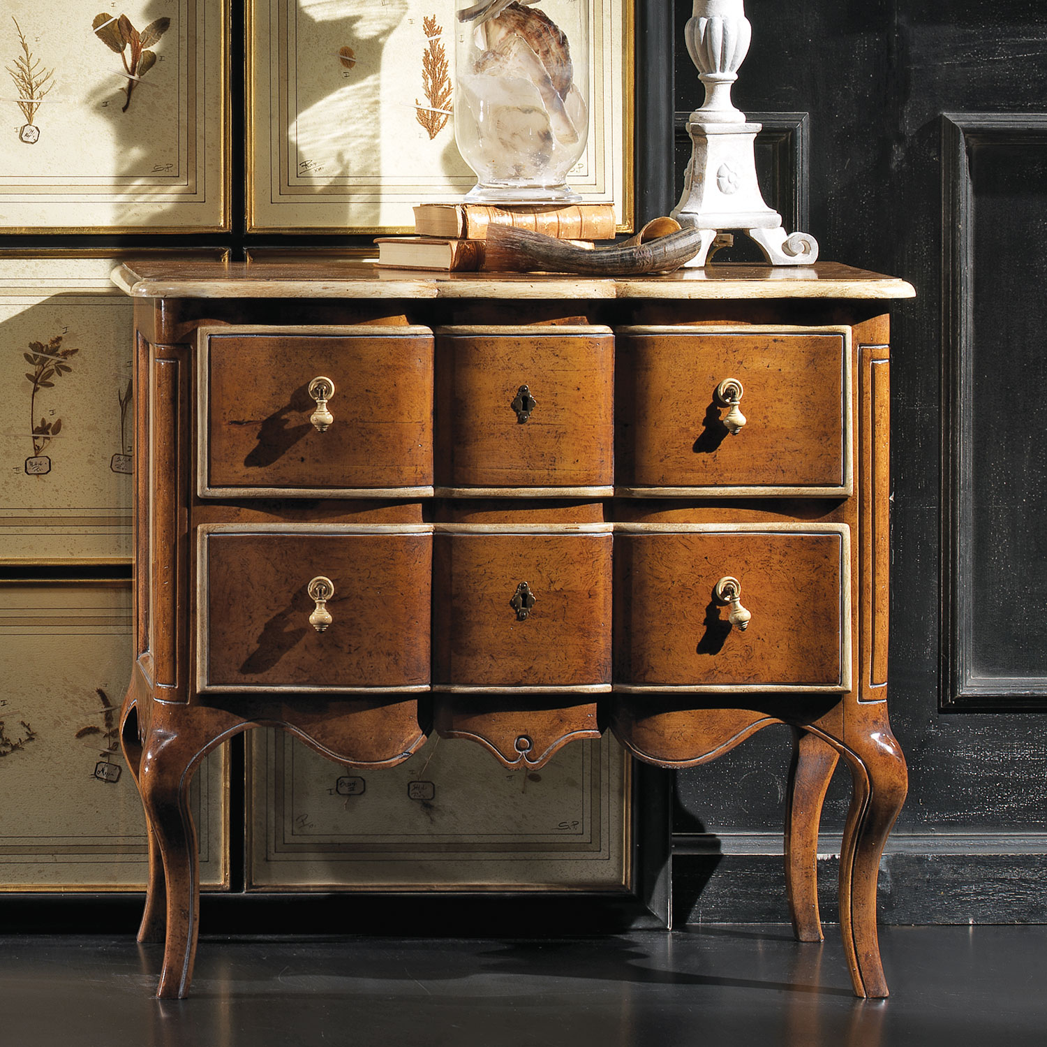 GR-1150 French Chest - Image 1