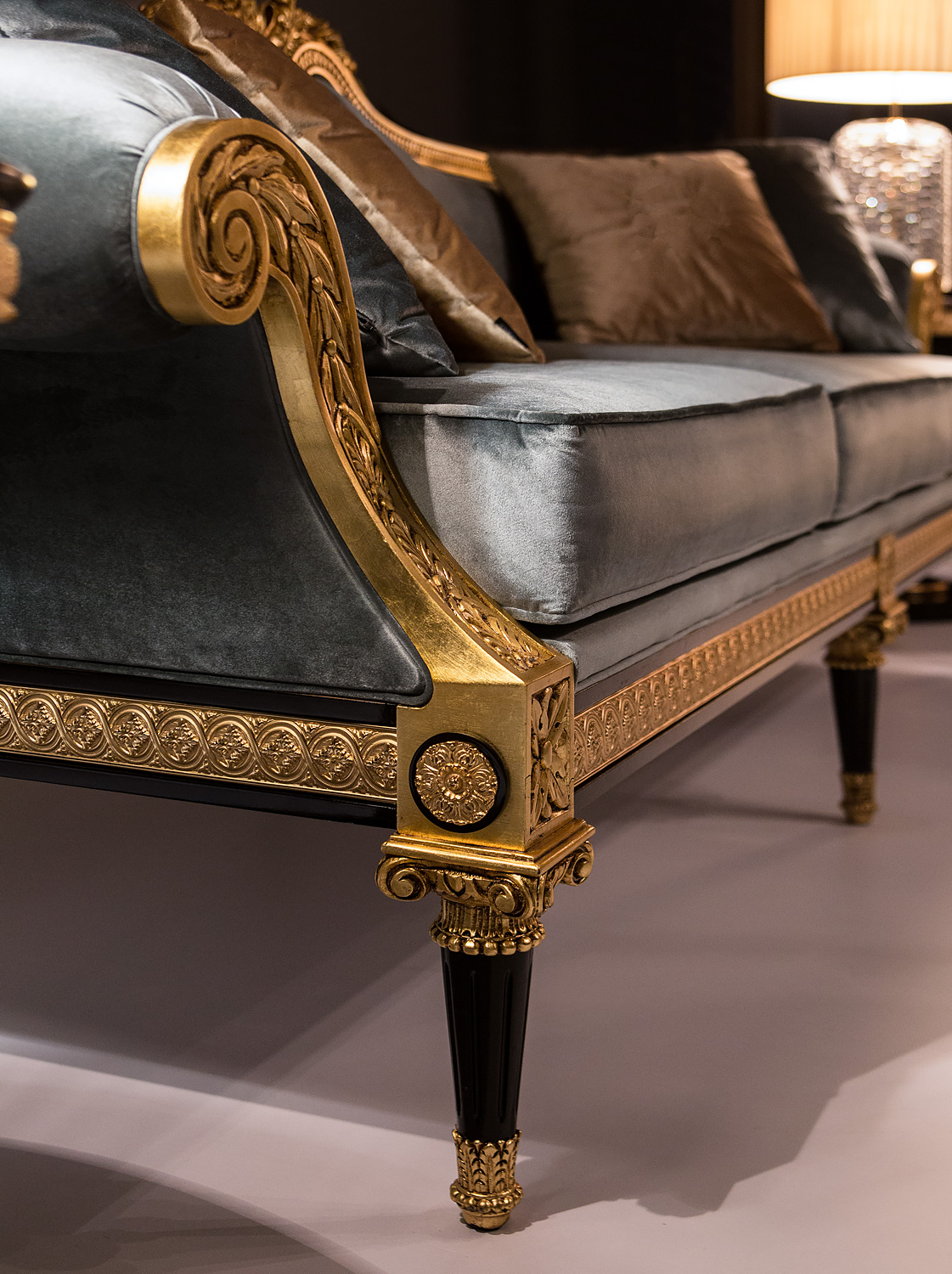 TM-8180 Sofa - Image 4