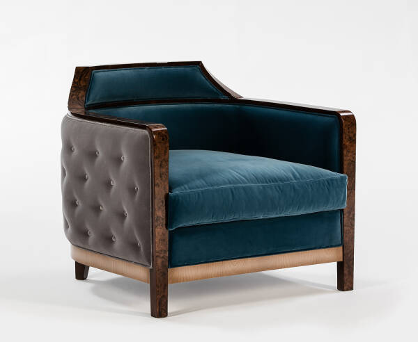 TM-8220 Armchair