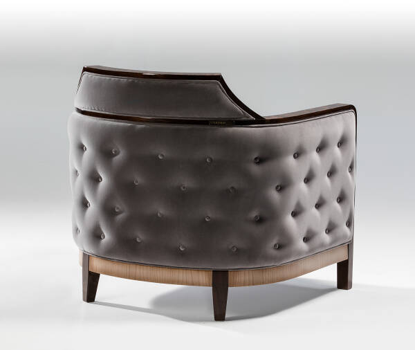 TM-8220 Armchair