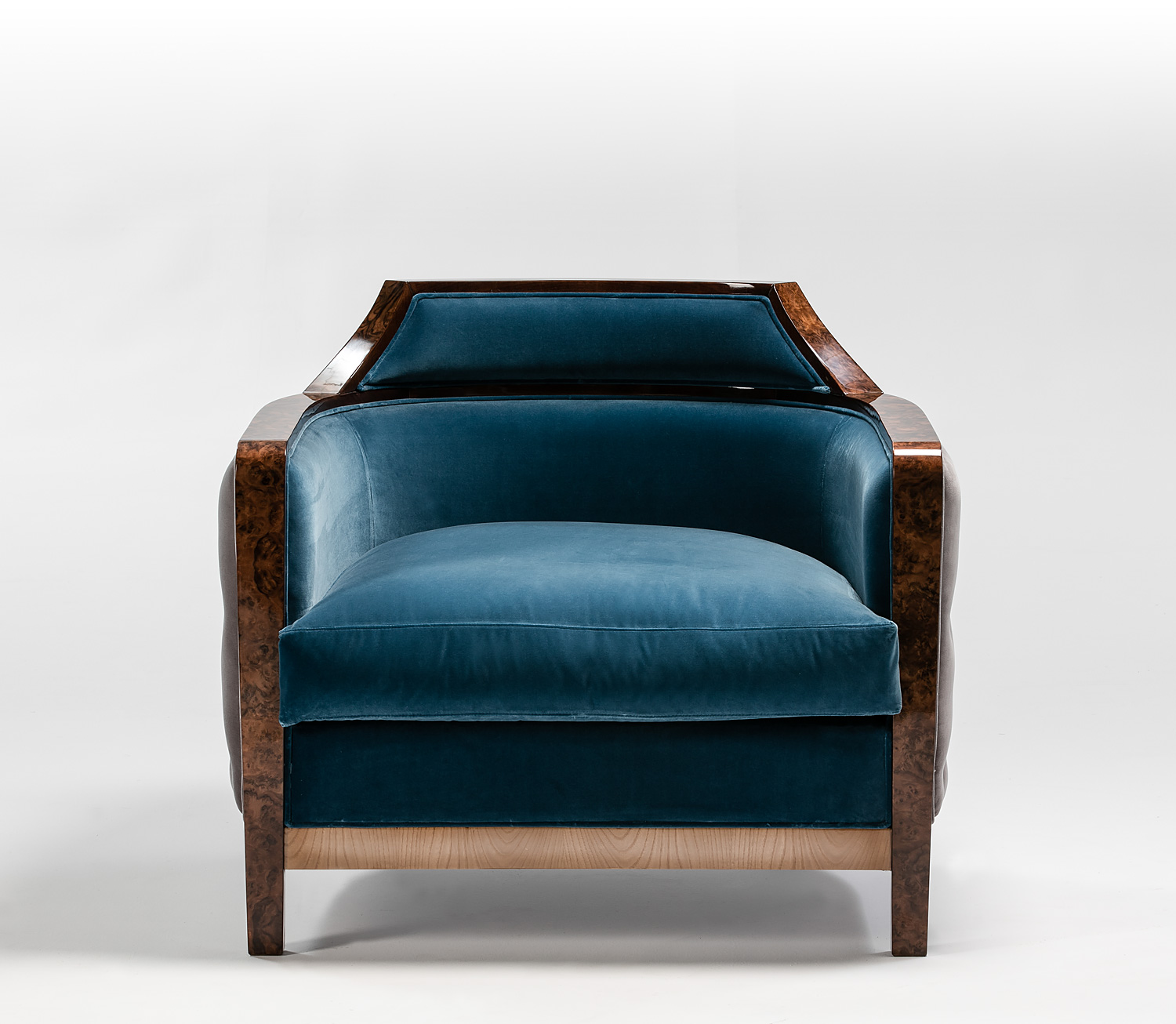 TM-8220 Armchair - Image 2
