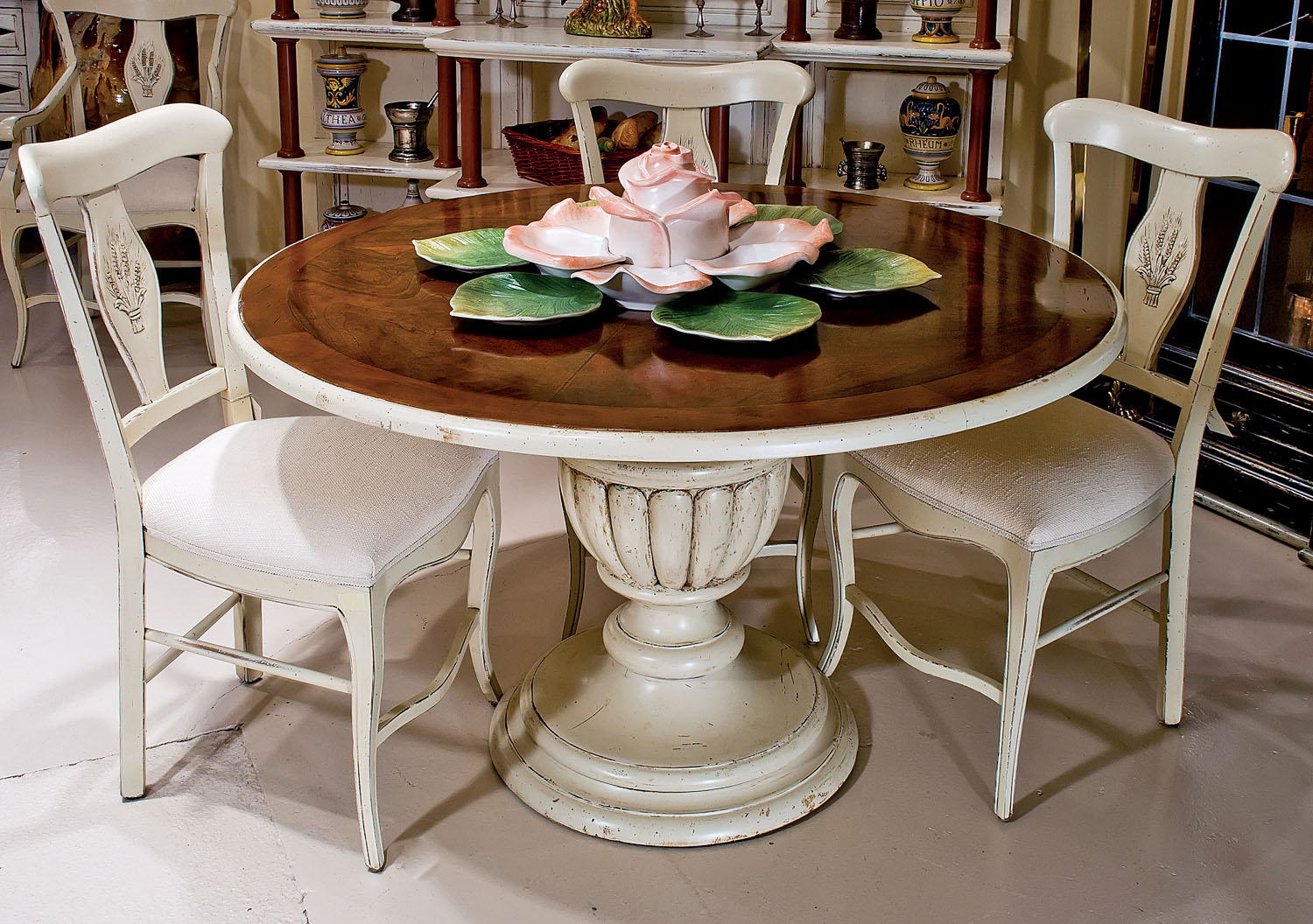 AIC-17 Round Dining Table - Image 1