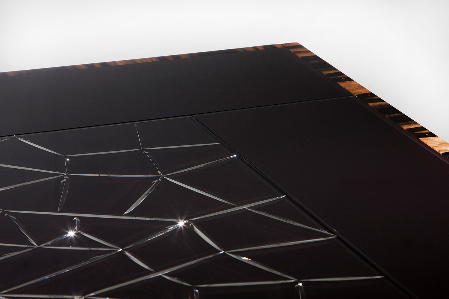 AV-D51 Mirrored Coffee Table - Image 3