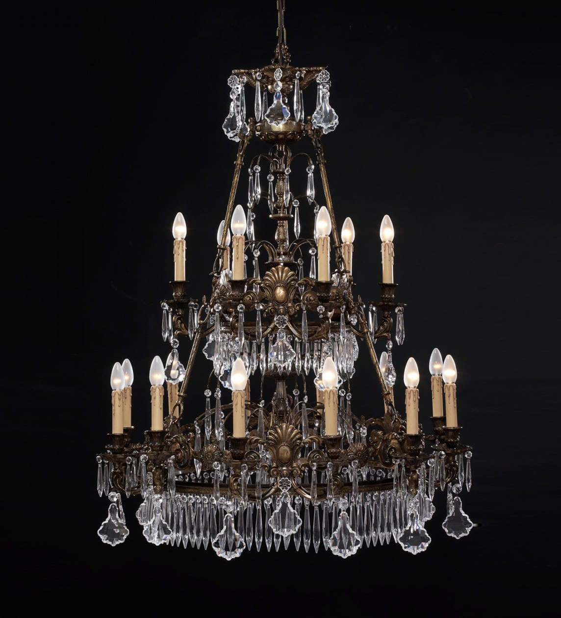 BL-193 18-Light Tiered Chandelier - Image 1