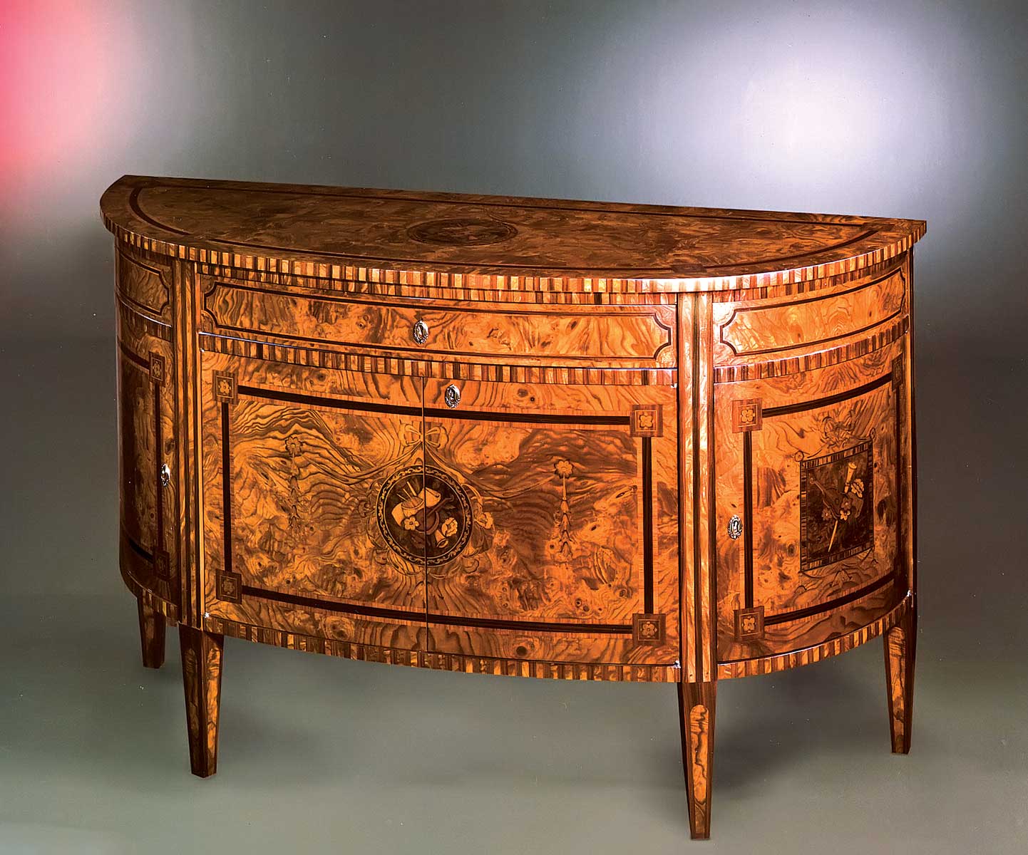 PL-124 Credenza - Image 1