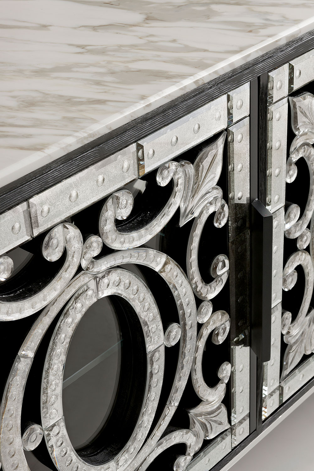 AV-M2030 Mirrored Buffet - Image 4