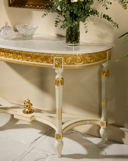 TM-810306 Console Table