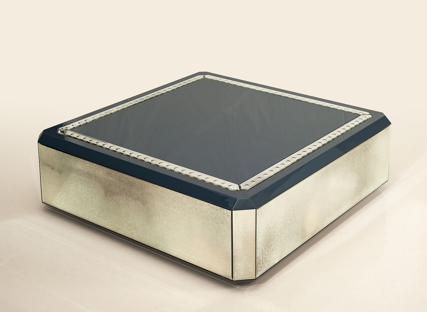 AV-ST10 Mirrored Coffee Table - Image 1