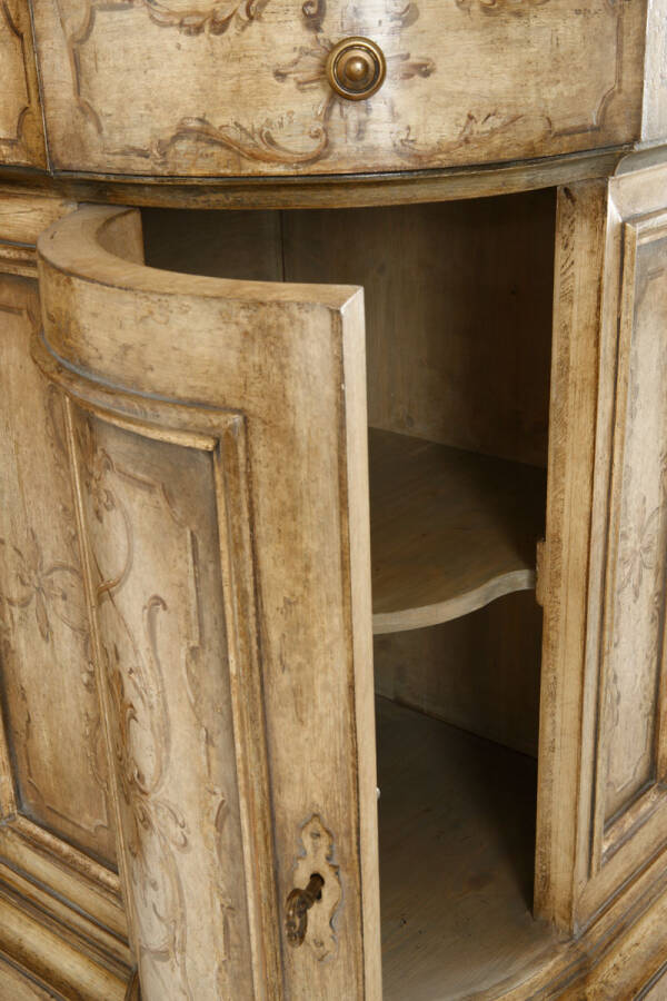 BAR-31 Credenza