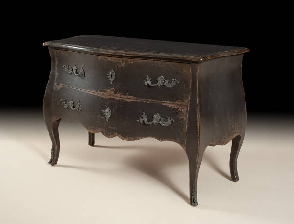 BAR-33 Rustic Bombe Chest