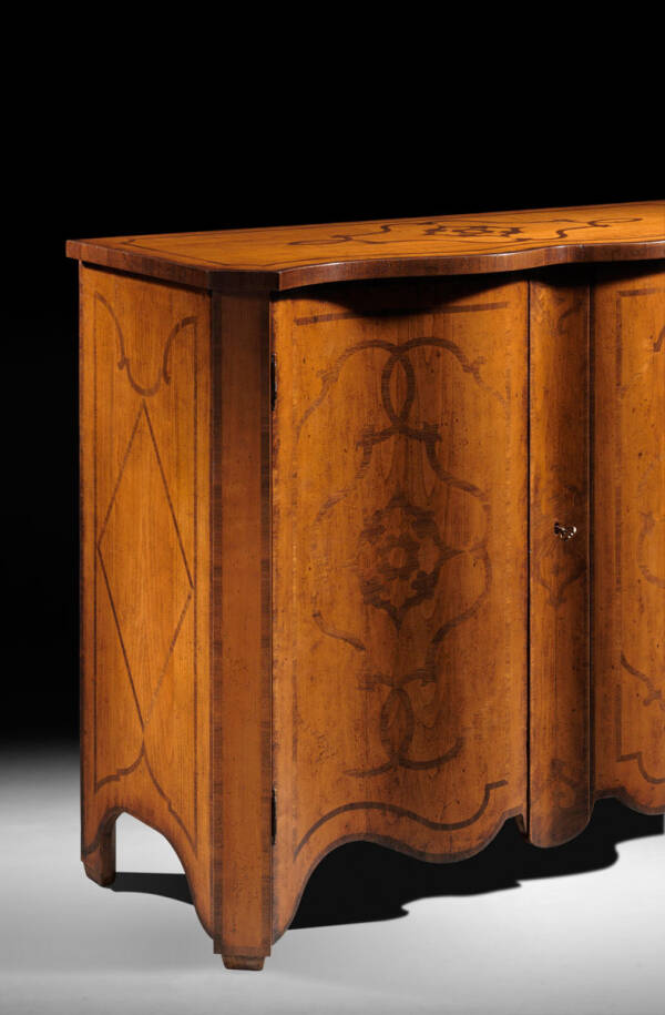FM-645 Louis XIV Credenza