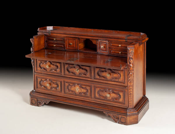 GM-10-1 Antique Chest