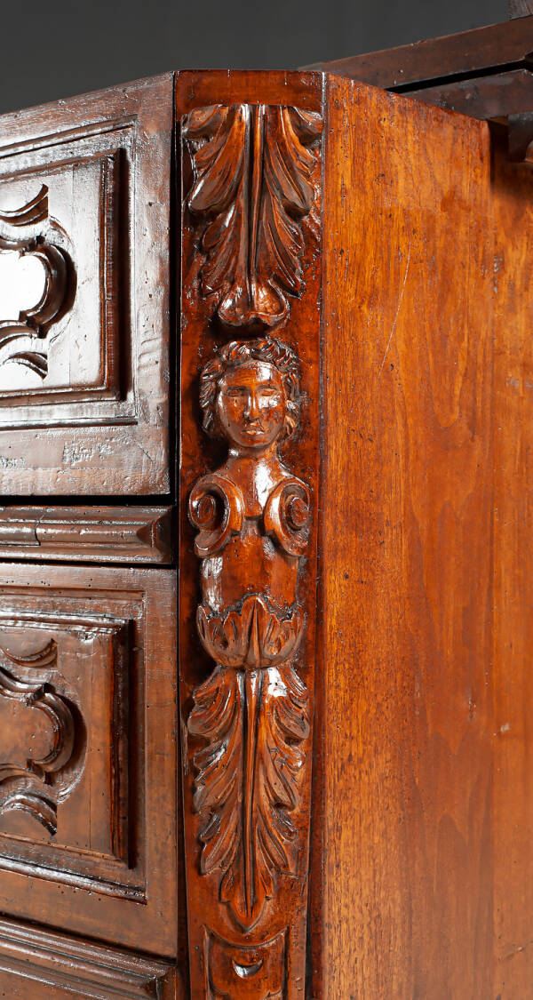 GM-10-1 Antique Chest