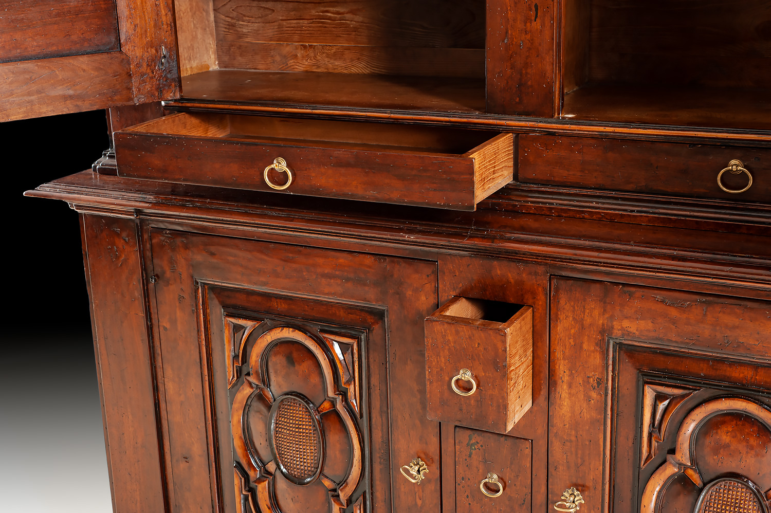 GM-11-57 Antique Sacristy - Image 3