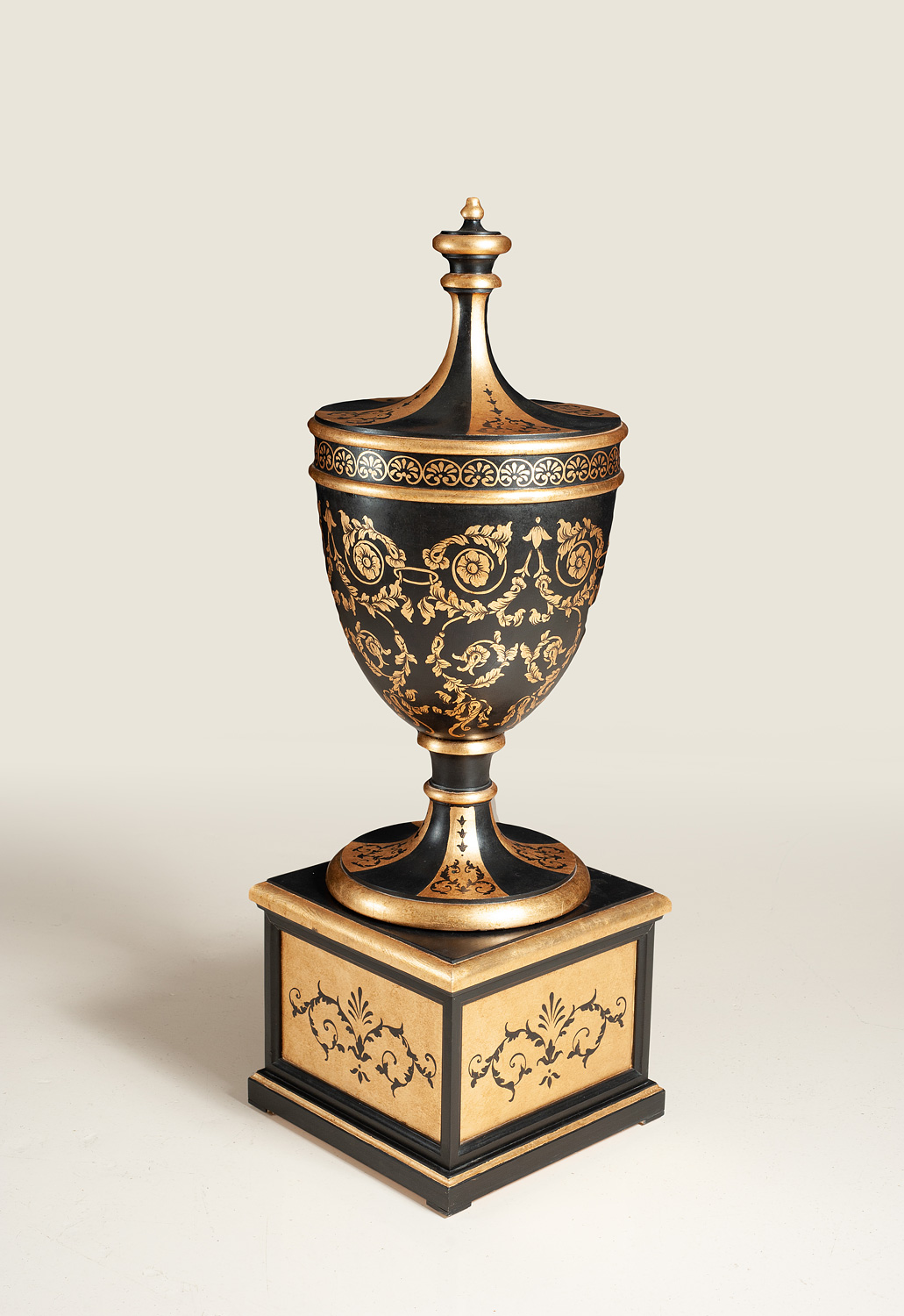 GR-1257-VSE Hand Decorated Wooden Vase - Image 1