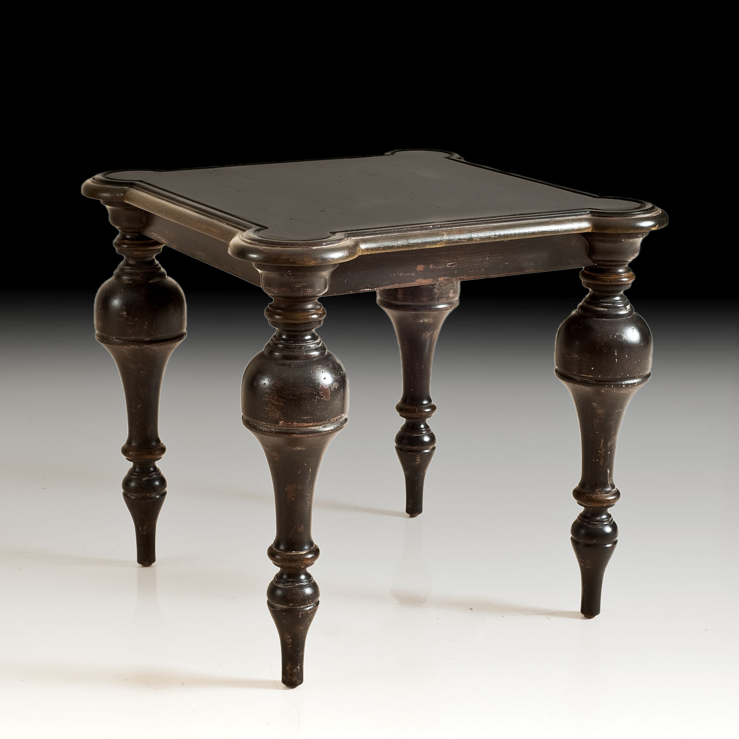 PM-7725 End Table - Image 1