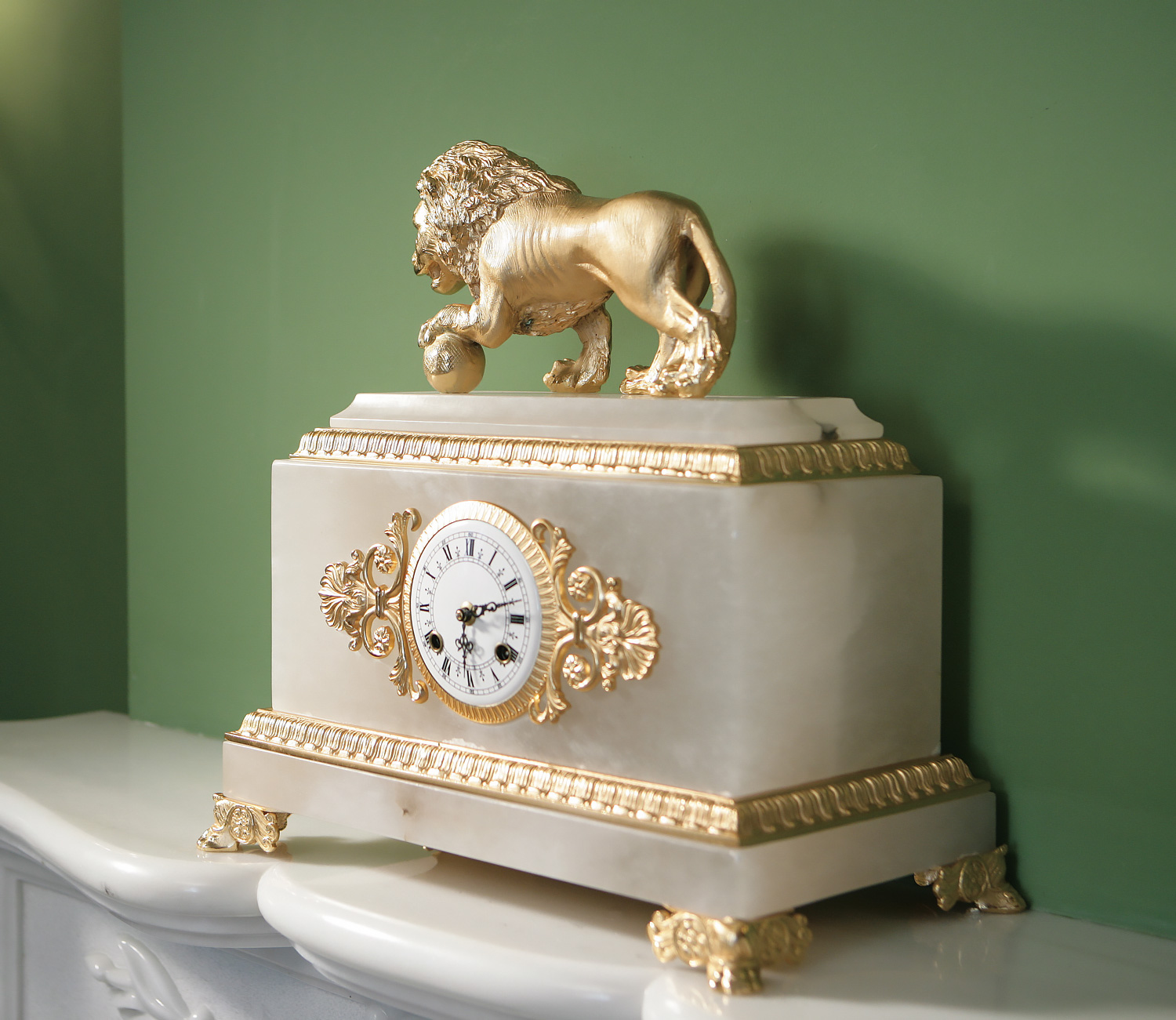 M-A116 White Alabaster Clock - Image 1