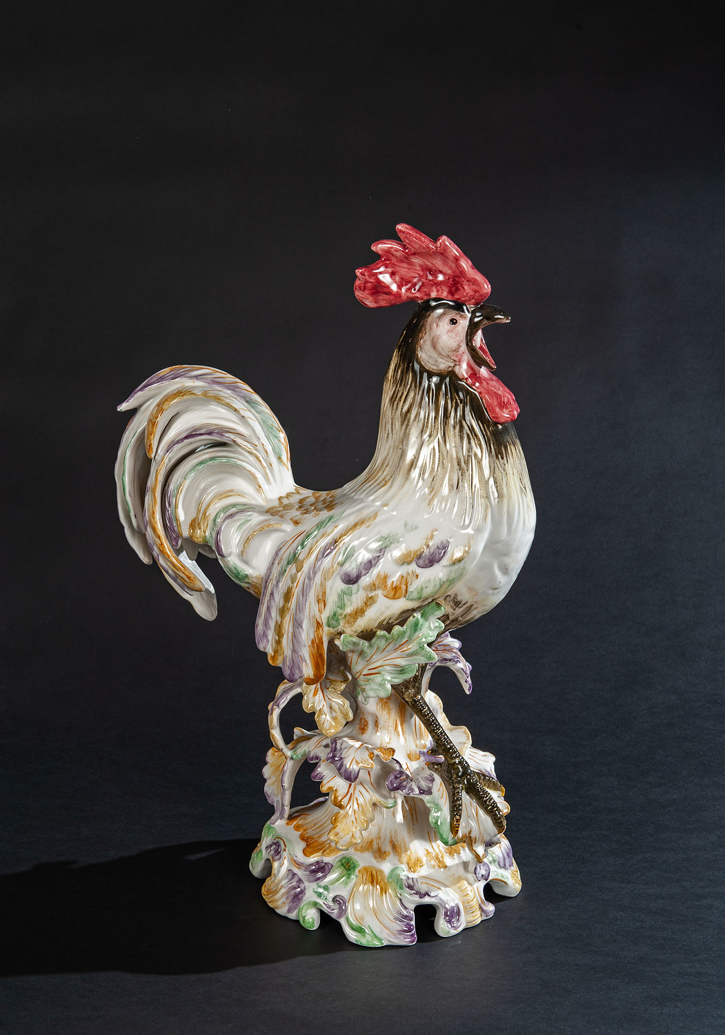 DB-680129AN Ceramic Rooster on Pedestal - Image 1